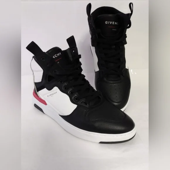 Givenchy Sneakers - Picture 2 of 16